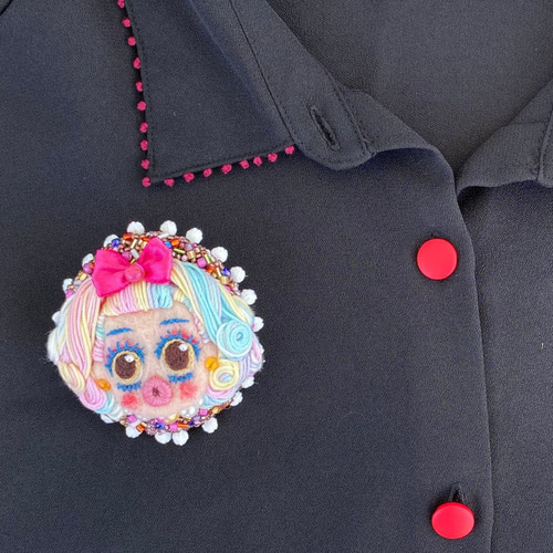 羊毛フェルト ビーズ刺繍 ブローチ 女の子 ① ブローチ ナッツ