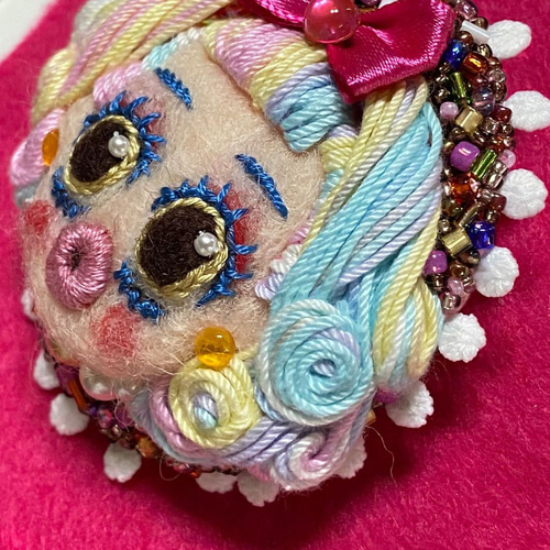 ビーズ刺繍のブローチ☆紫陽花 | iichi 日々の暮らしを心地よく