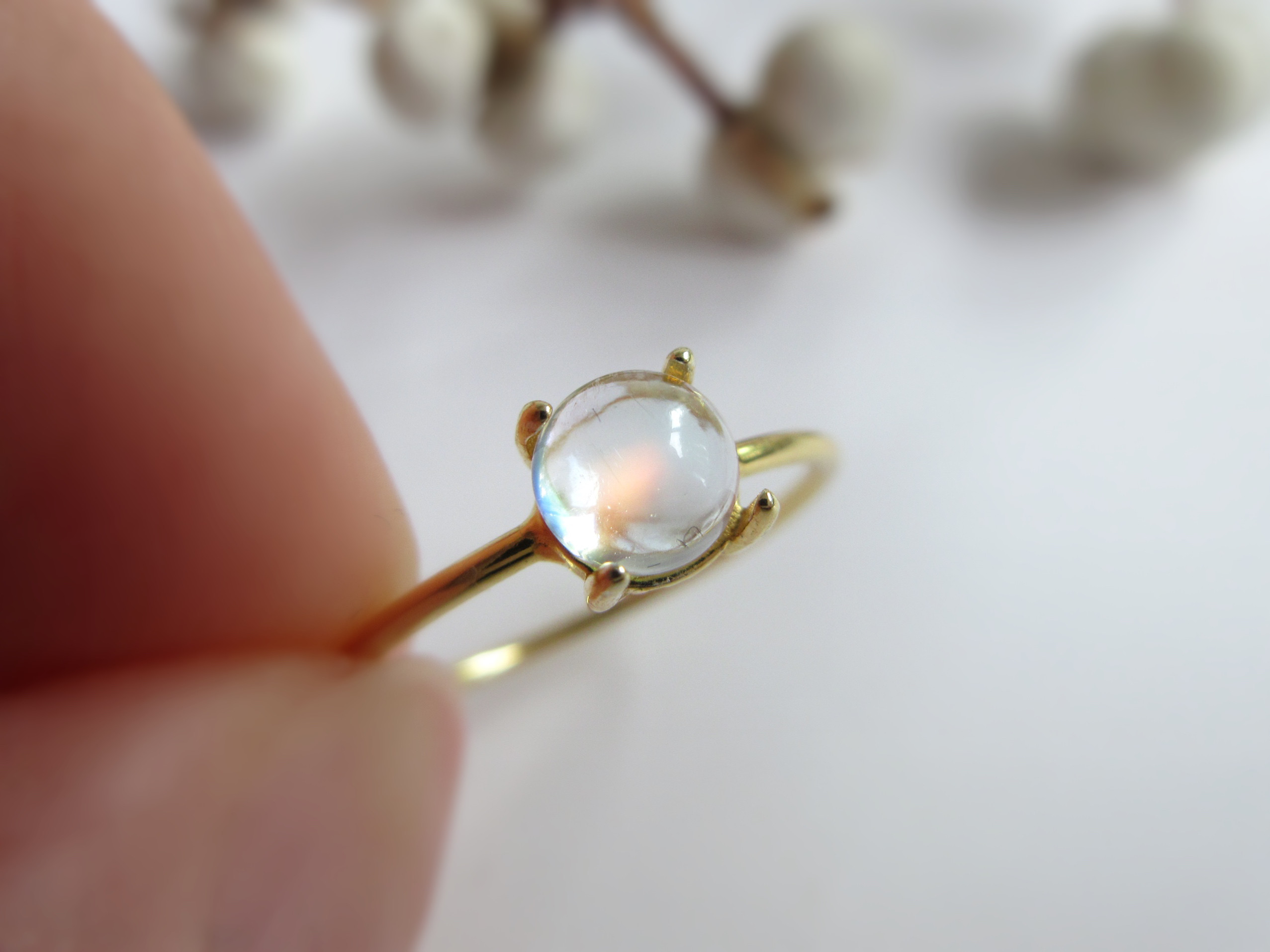 【6月の誕生石】5mm美粒「レインボームーンストーン」リング