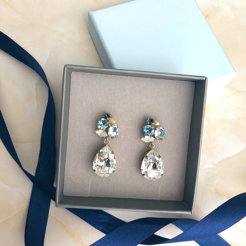 No.1569-B 猫☆ホログラム☆レジンピアス・イヤリング(ターコイズ  