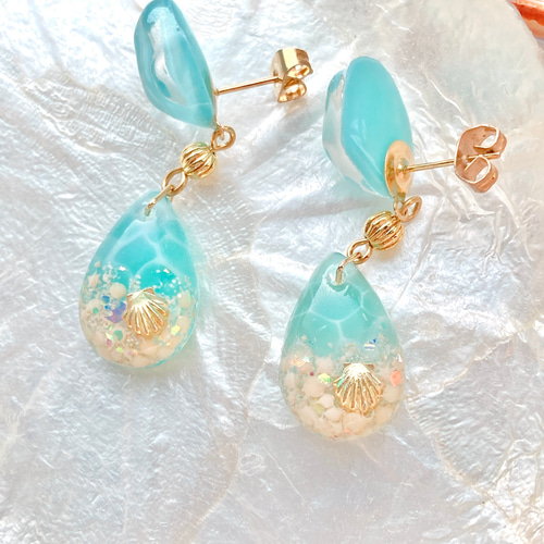 No.1569-B　猫☆ホログラム☆レジンピアス・イヤリング(ターコイズブルー) No.1569-B 猫☆ホログラム☆レジンピアス・イヤリング(ターコイズ