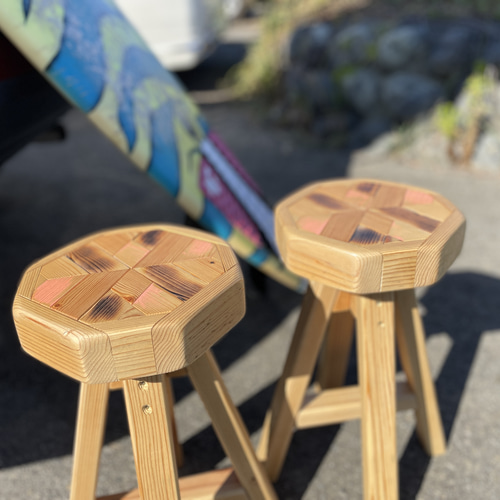 八角形の天板がかわいい。なんにでも使えるオクタゴンスツール【ウッド