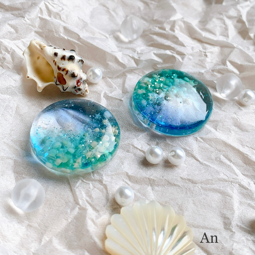 ☆【ピアス】シェル×鈴丸ビーズ オーロラ ブルー 夏 マリン ☆【ピアス