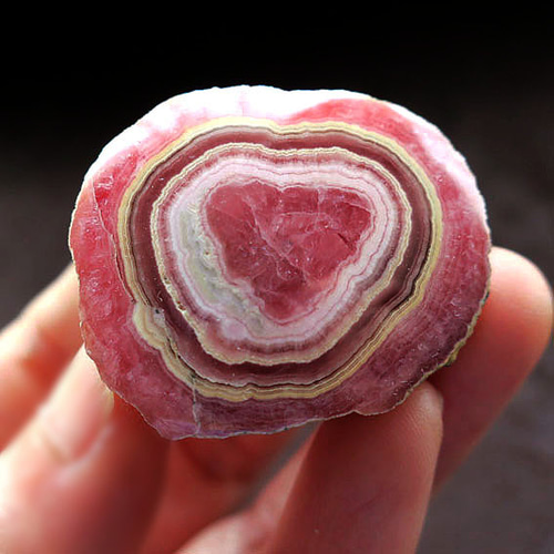 ロードクロサイト インカローズ ローズピンク-b 原石/鉱物