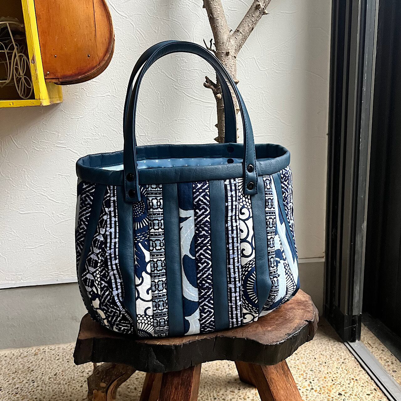 pas de calais 黒パッチワークレザーバッグ未使用品 革と古布のパッチワークバッグ（黒の革＋着物生地）No.01016-45