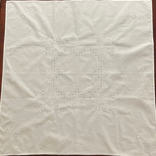 アンティーク モノグラム 花柄 ドロンワーク 刺繍 リネン テーブルクロス 大判 ドロンワークと桔梗の花刺繍テーブルクロス その他インテリア