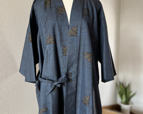 着物リメイク 本場大島紬 作務衣 商標有　お洒落上衣　現品限　シルク上着 fe2783e6a794a74e1f816f1891dae2