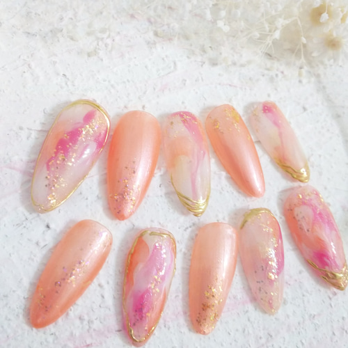 キャンディーピンクとシャンパンオレンジのニュアンスネイルたてなが