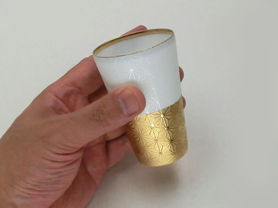 US-1015A　うすづくり　冷酒盃ペア　麻の葉【日本製　美濃焼】（日本酒　酒器　ぐい飲み　盃　金銀色）