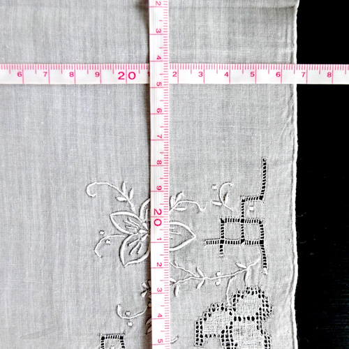 SALE！フランスアンティーク花柄刺繍とレースの素敵なハンカチクロス