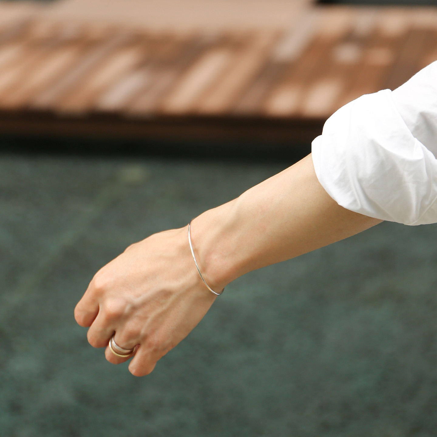 シルバーラウンドプレーンバングル 1.5mm幅 鏡面｜FA-1092