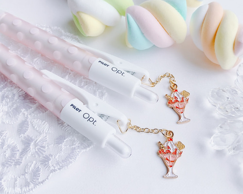 ✿15❤️ カスタムボールペン　人気　ボールペン　いちご　薔薇　ハンドメイド ✿15❤️ カスタムボールペン 人気 ボールペン いちご 薔薇