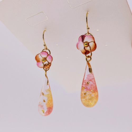 小花と雫のピアス（ピンク✕オレンジ） イヤリング