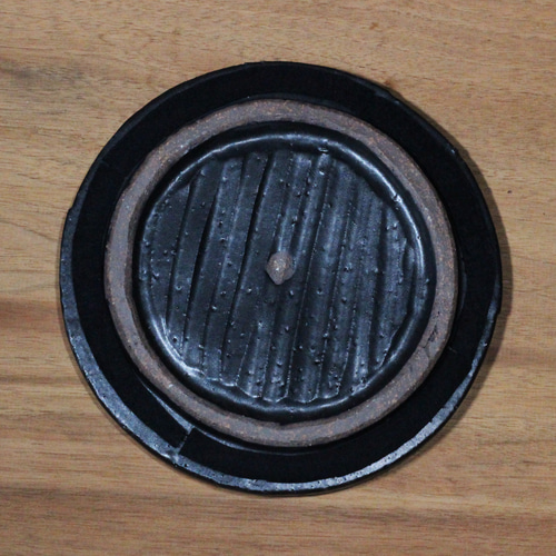 黒色陶器の丸型壺 萩黒彩線彫壺 | artrip山口