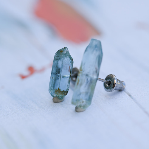 027 Heat Collection】 コークボトル アクアマリン 鉱物原石 ピアス