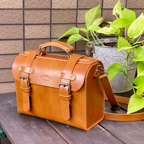 ヌメ革 ショルダーバッグ キャメル 手縫い ☆送料無料 ショルダー