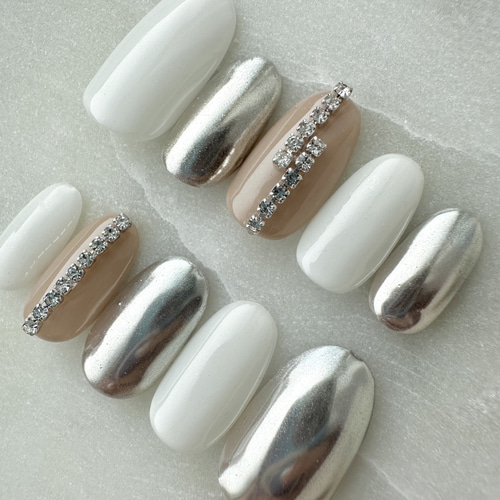 ホワイトカラーとシルバーミラーの夏ネイル ネイルチップ（つけ爪