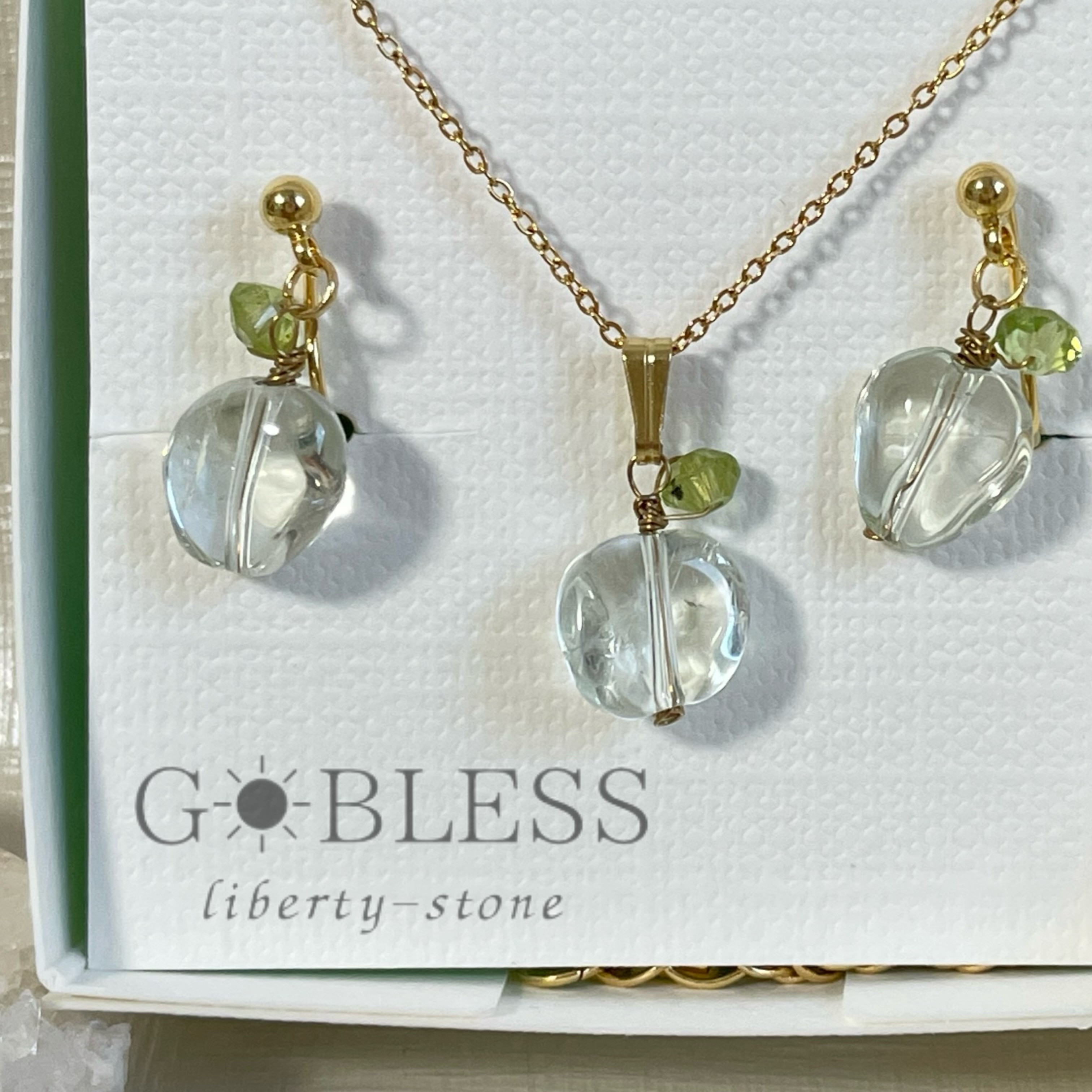 お得なセット【数量限定 】99  juicyｼﾘｰｽﾞ  青リンゴ ／イヤリング　ピアス　ネックレス