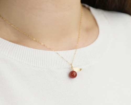 ▶︎天然石のりんご 葉っぱ付 赤 ▶︎ネックレス 14kgf ▶︎ リンゴ