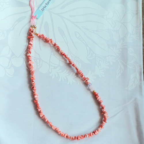 本珊瑚たっぷりネックレス シェルビーズ お守り 個性的ネックレス