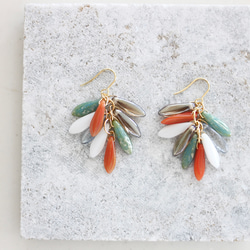 【No.238】珊瑚の散歩　サージカルステンレス使用　イヤリングにも対応　ピアス　チェコビーズ　夏 2枚目の画像