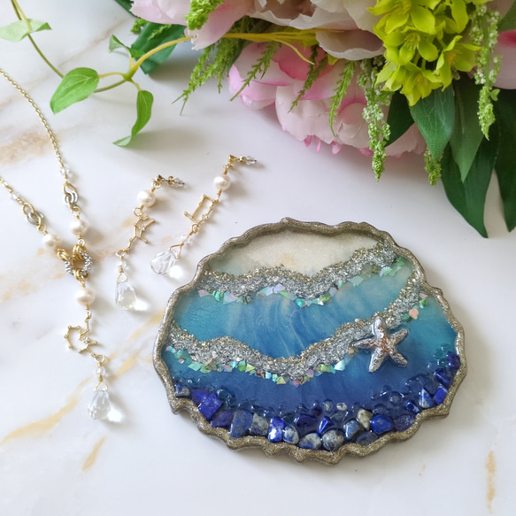 リングピロー［送料無料］海、夏、ハワイ好きさんのインテリア。ラピスラズリ　アクセサリートレイ　レジン アート ラピスラズリ 水晶