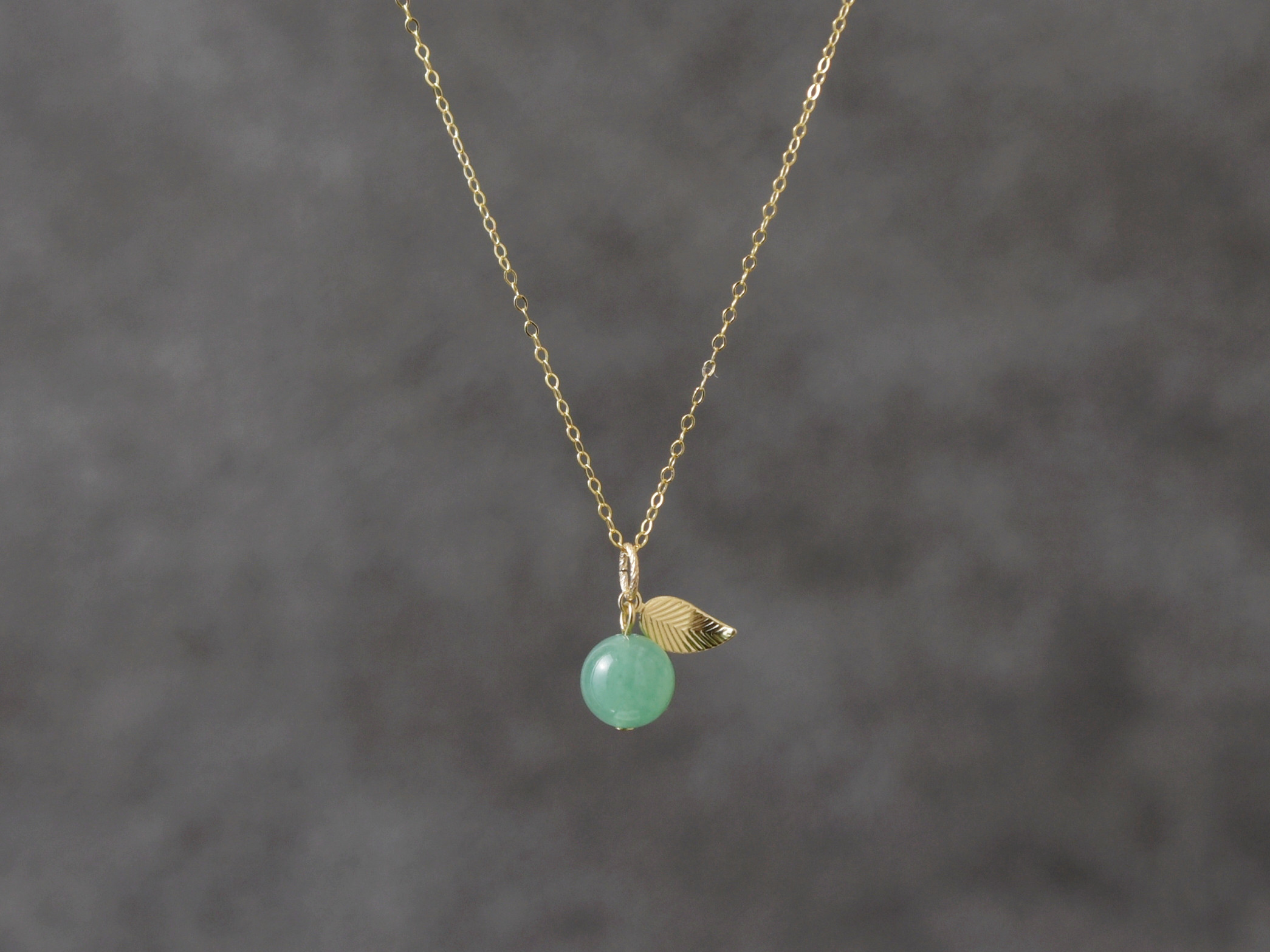 ▶︎ 天然石 青りんご 葉っぱ付 ▶︎ネックレス 14kgf ▶︎ リンゴ 林檎