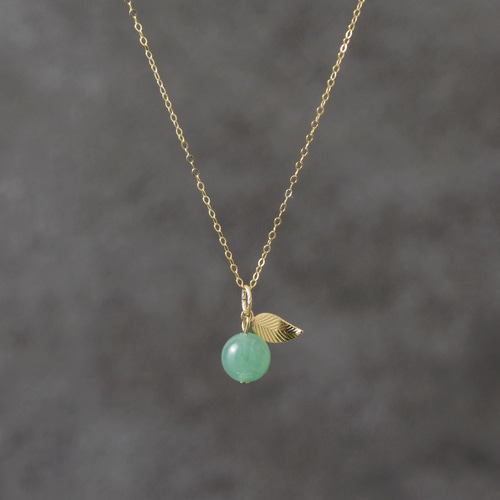 ▶︎ 天然石 青りんご 葉っぱ付 ▶︎ネックレス 14kgf ▶︎ リンゴ