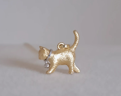 18金 猫のペンダントトップ 中】 18金猫ネックレス 18金ねこ k18猫 猫