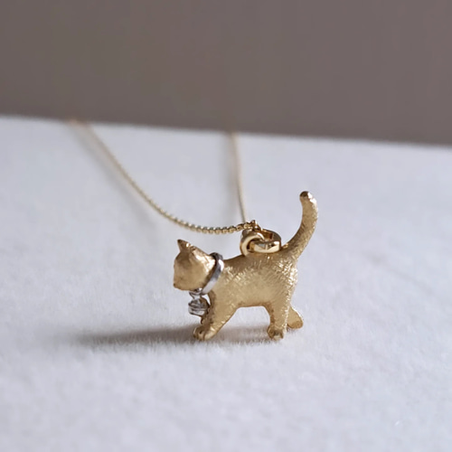 18金 猫のペンダントトップ 中】 18金猫ネックレス 18金ねこ k18猫 猫