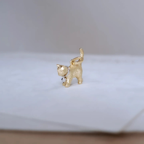 K18 子猫のペンダントトップ 中】 18金猫ネックレス プラチナ鈴