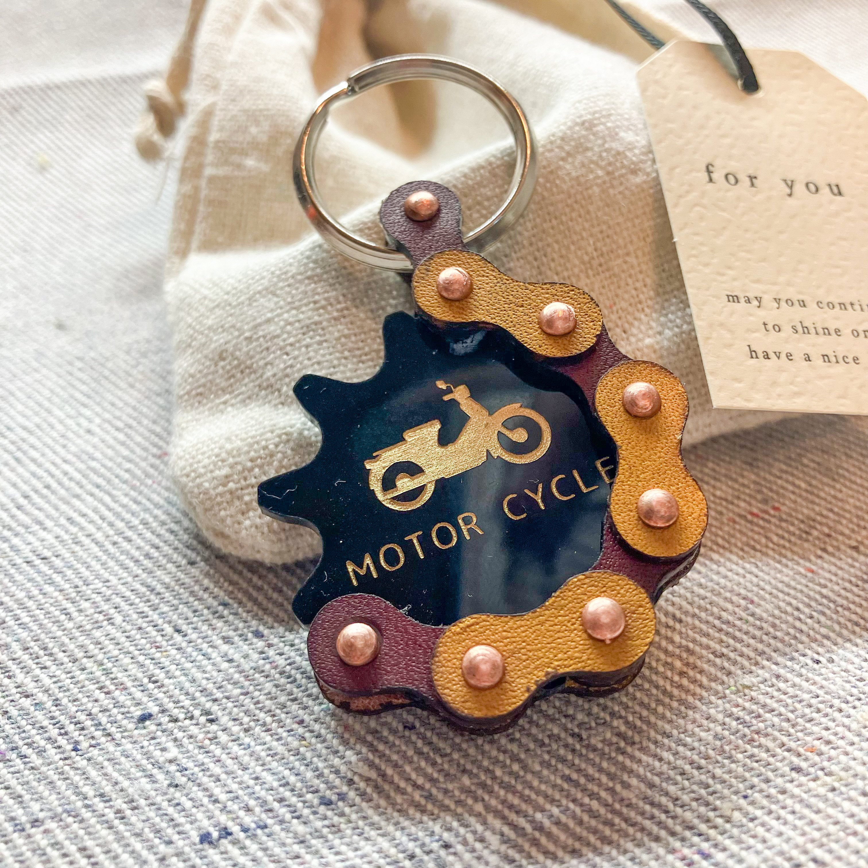 オーダー歓迎⭐︎好きなデザイン可☆歯車キーホルダー 皮革 栃木