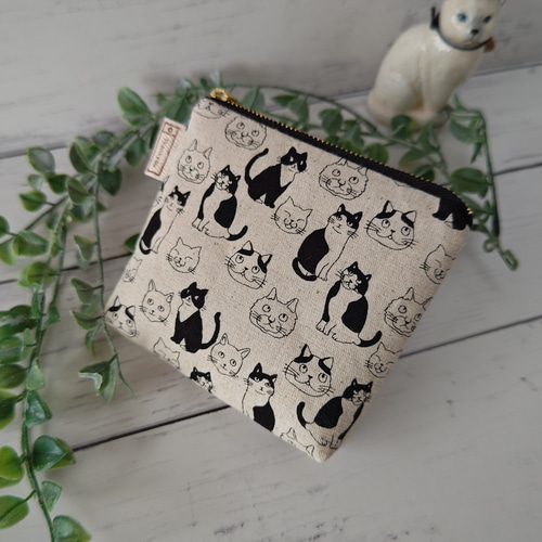 小さいポーチ/白黒猫/ハチワレ猫 ポーチ Karl 通販 18004236｜Creema