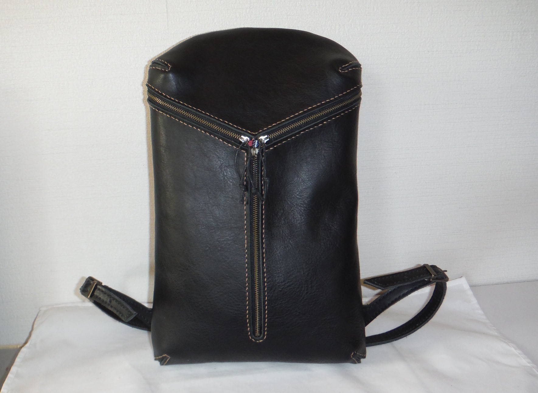 ３ファスナーバックパック