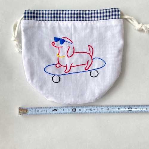 受注制作】ダックスフンド ハンドメイド 手刺繍 丸巾着