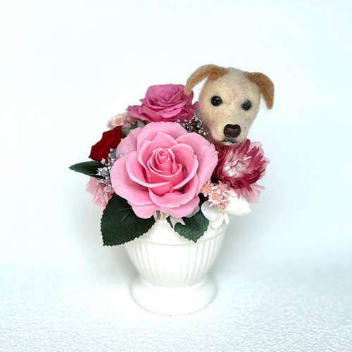 【新品】リヤドロ　「花束をあなたに」　フィギィリン　犬　ラブラドール 新品】リヤドロ 「花束をあなたに」 フィギィリン 犬