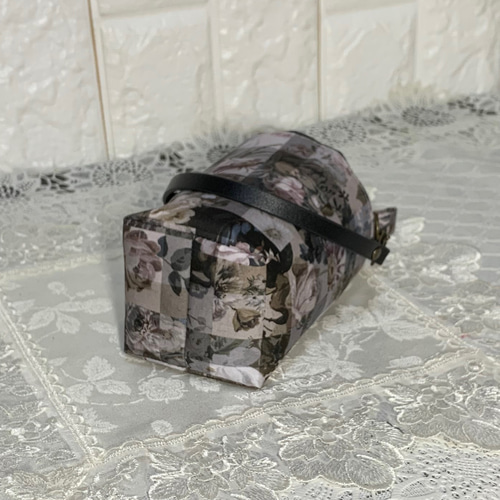 ペットボトルカバー　リバティアーカイブギンガム/ブラック　ハンドメイド ペットボトルカバー リバティアーカイブギンガム/ブラック ハンドメイド