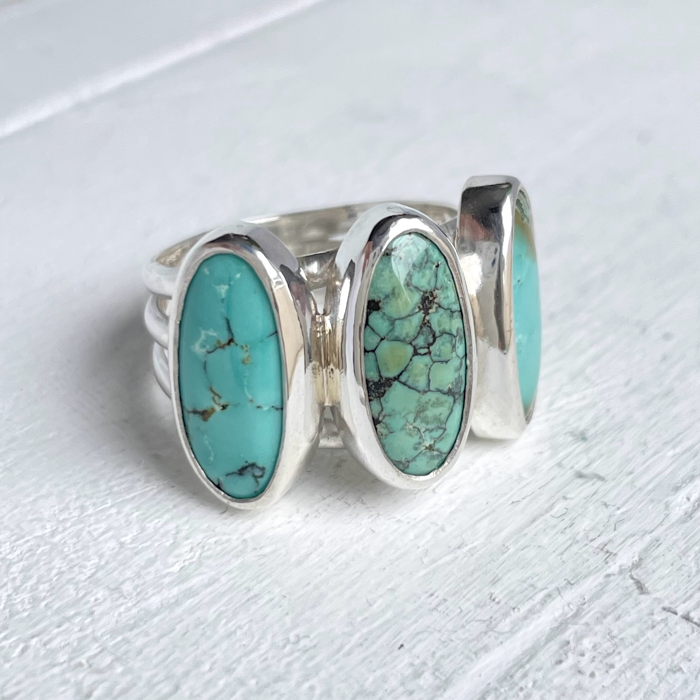 ★流通量減少★ネバダ産ターコイズ3連リング　silver950 〈送料無料〉SR-149
