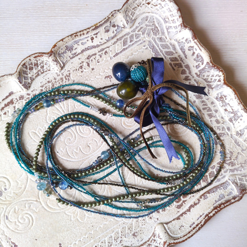 セット価格☆無料ラッピング］ブローチと5連 ビーズネックレスの