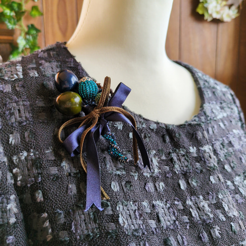 セット価格☆無料ラッピング］ブローチと5連 ビーズネックレスの