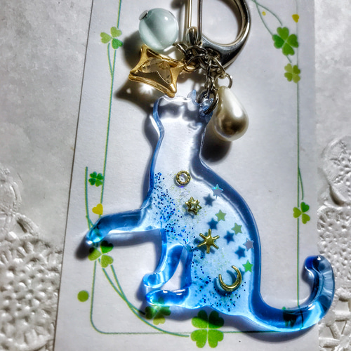 オーダー★　レジン猫チャーム　猫キーホルダー　まねき猫　ぐで猫　ミニチュアフード 猫キラキラキーホルダー チャーム ハンドメイド レジン ネコの