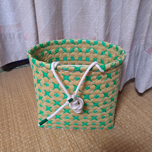 PPバンドかご(模様編み はけご 中)収穫かご、プラカゴ 模様d-緑-黒