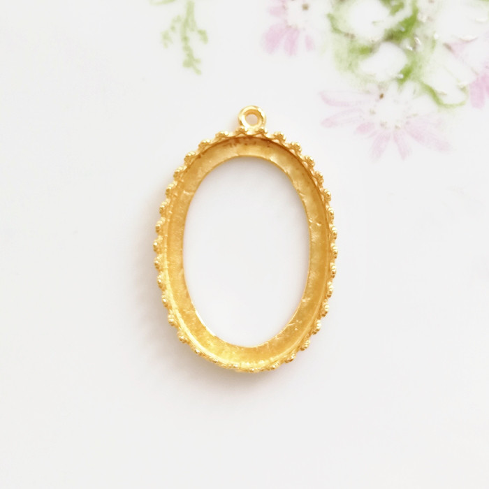 【1個】JBB社　真鍮・金メッキ　クラウンセッティング　1ループ　空枠　台座（25ｘ18ｍｍ/オーバル）PB2055        Ω