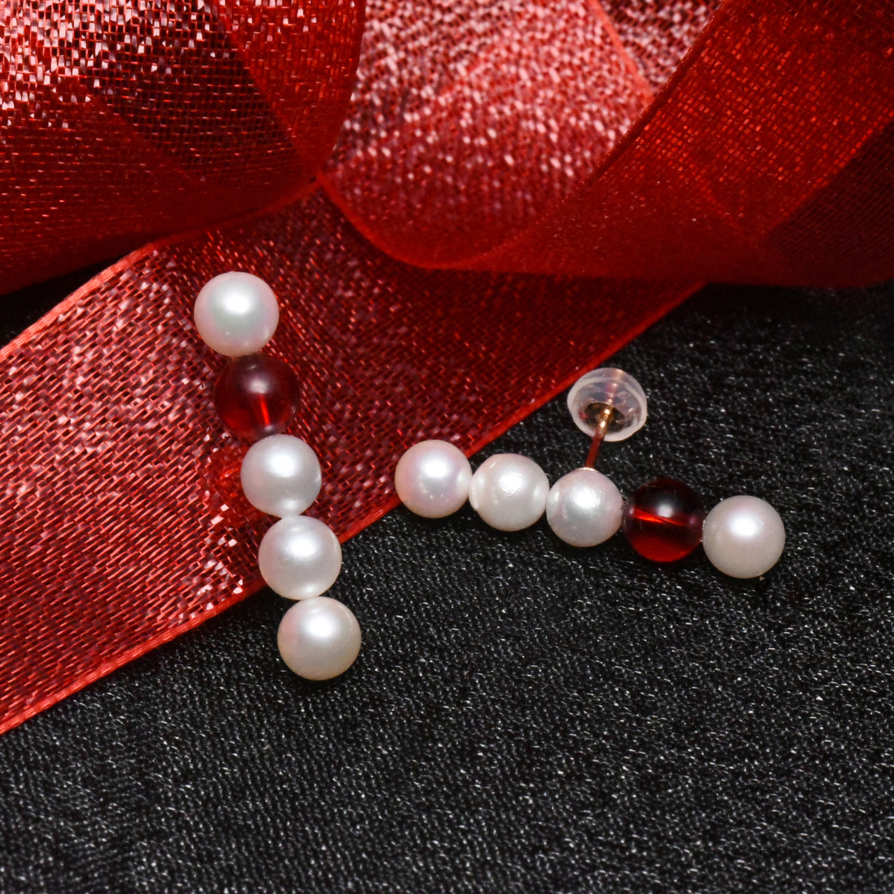 K18PGあこや真珠×アンバー5-5.5mm サンク・バーデザインピアス （レッド・ペア）