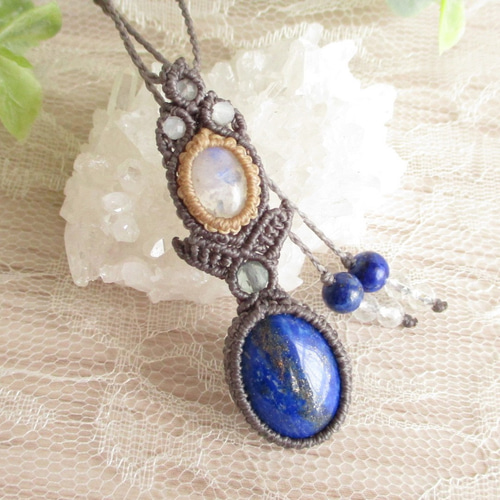 ✲神秘的な繋がり✲】ラピスラズリとレインボームーンストーンの