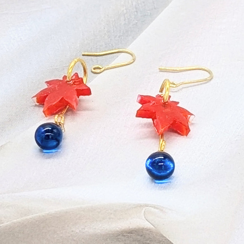 もみじと青い雫のピアスイヤリングMomiji and Blue drop pierced 
