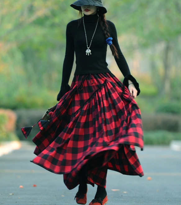 情熱的な赤でドラマチックに着映え♪イレヘムチェックスカート フレア