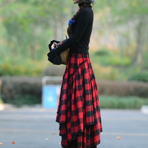 PEACE NOW・エミキュ　赤と黒のチェック柄ジャケットとスカート ノエミー NOEMIE ［丈42cm］チェーン付き裾レースプリーツスカート （A