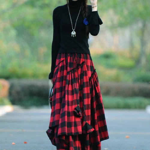 情熱的な赤でドラマチックに着映え♪イレヘムチェックスカート フレア