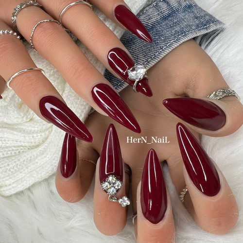 ボルドーワンカラーパーツ映えネイルチップ ネイルチップ（つけ爪